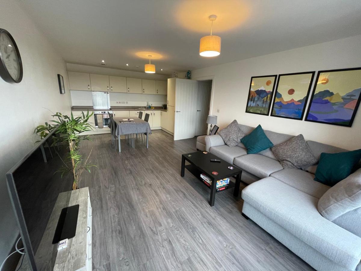 Balcony Marina Apartment With City Skyline Views - Free Secure Parking 曼彻斯特 外观 照片