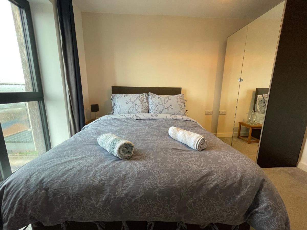 Balcony Marina Apartment With City Skyline Views - Free Secure Parking 曼彻斯特 外观 照片