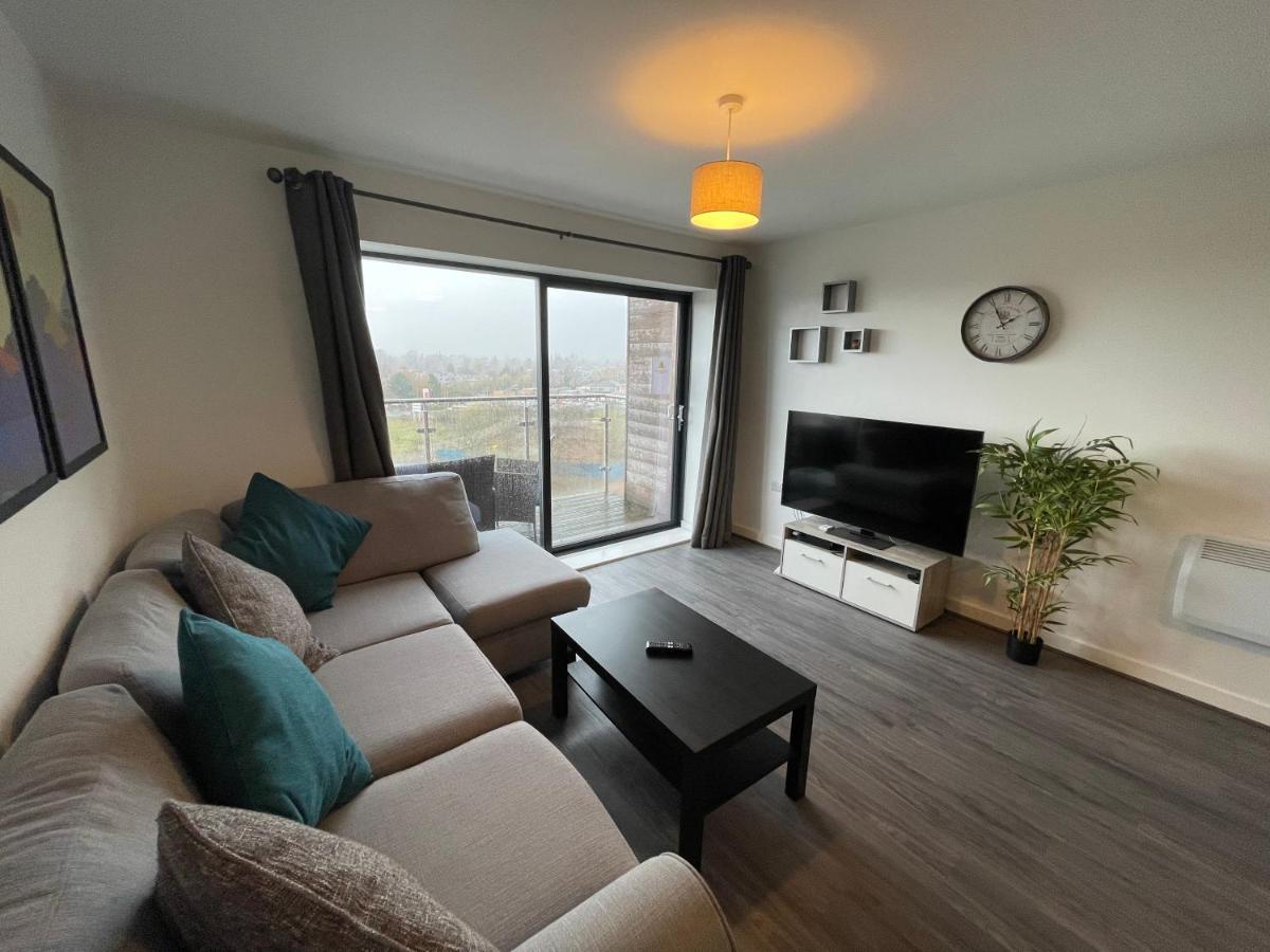 Balcony Marina Apartment With City Skyline Views - Free Secure Parking 曼彻斯特 外观 照片