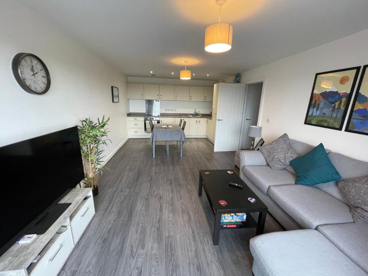 Balcony Marina Apartment With City Skyline Views - Free Secure Parking 曼彻斯特 外观 照片